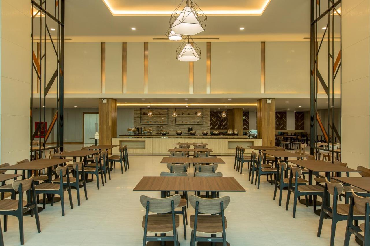 Paragon Grand Resort Джомтьен Экстерьер фото